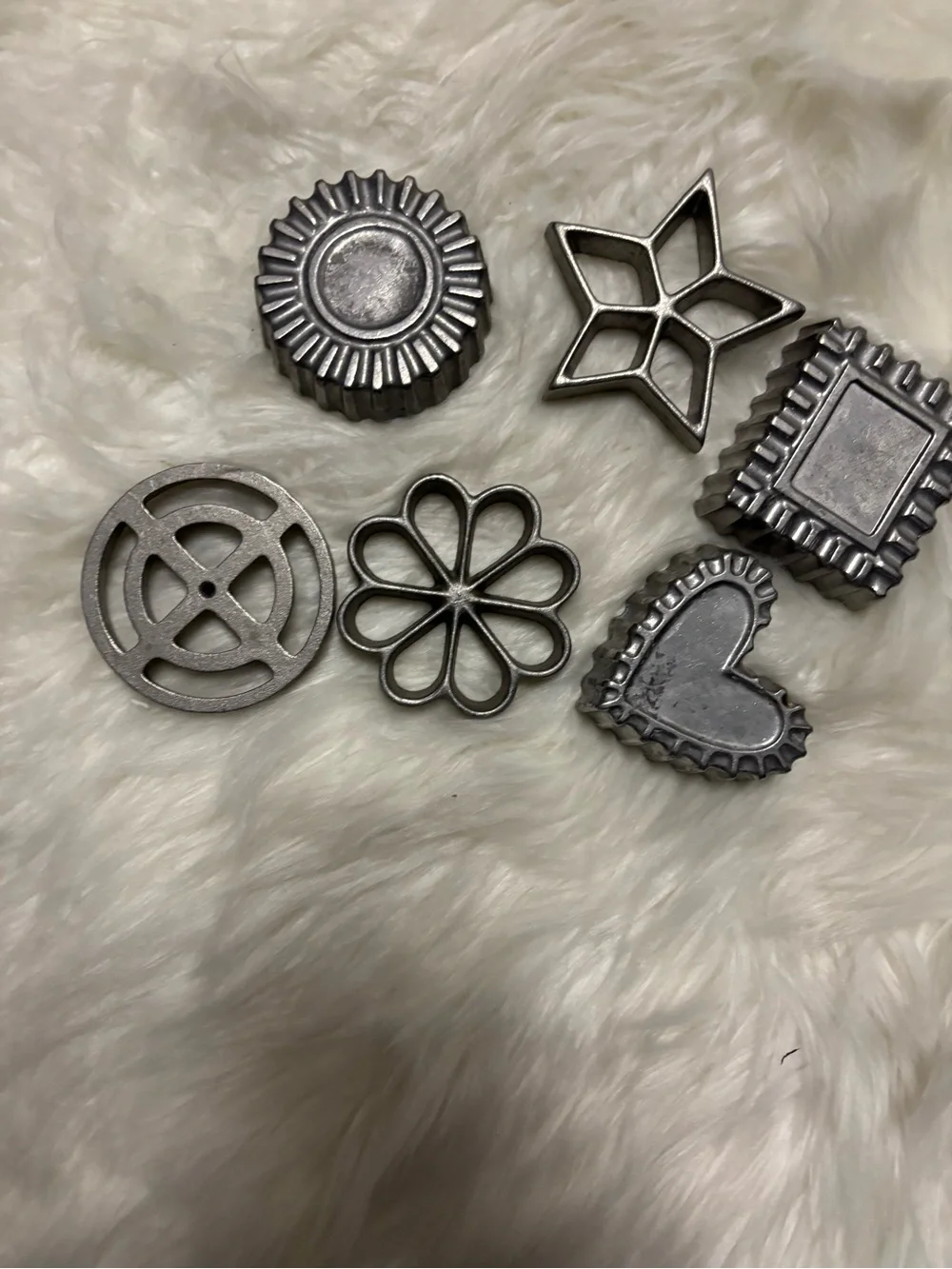 Set of 7 Decorative Metal Cookie‎ Cutters - Silver